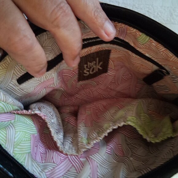 The Sak Black Leather Vintage Crossbody/Shoulder Bag LWG w/PETA Approved Liner - Picture 9 of 11